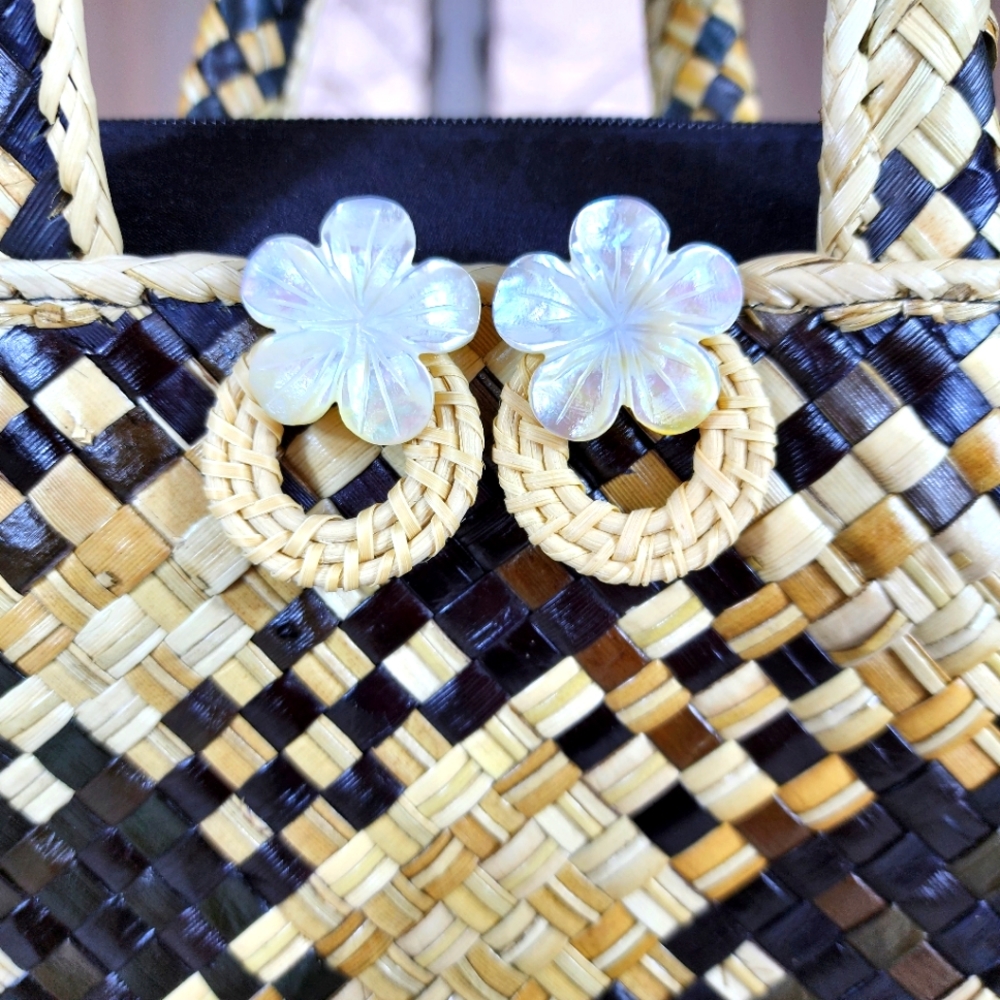 Mother of Pearl and wicker earrings